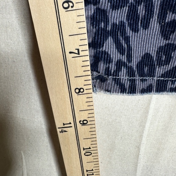 Anthropologie Pilcro Corduroy Bermuda Blue Leopard Print Long Shorts Size 27 - Picture 8 of 9